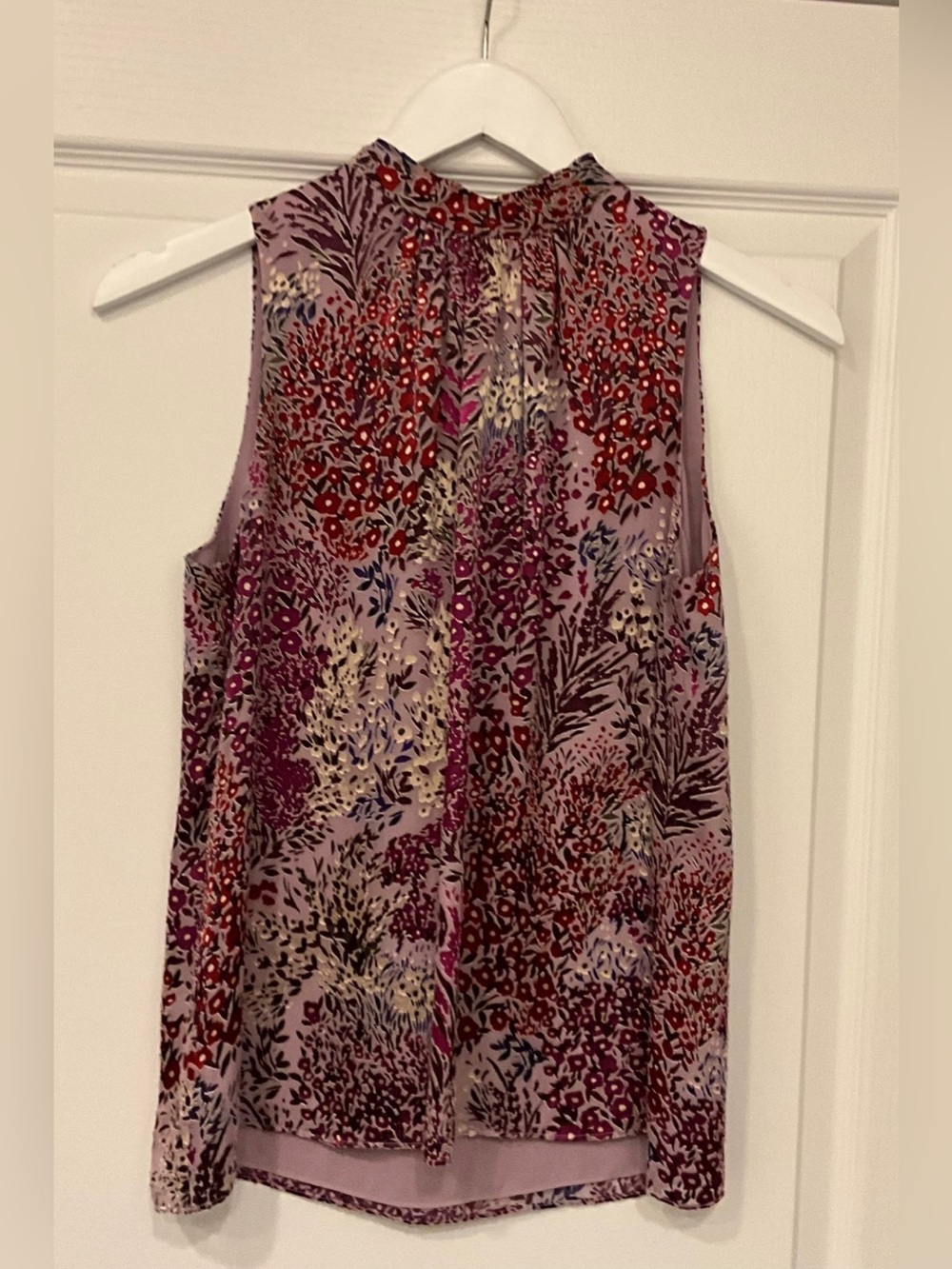 White House black market Lined Floral Sleeveless Top with Bow Back
